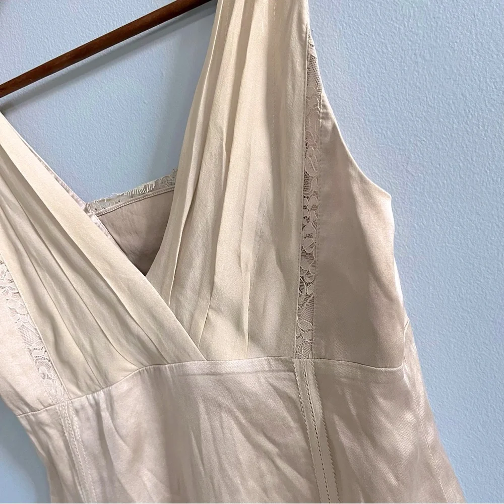 White House Black Market Silk Stretch Timeless V-Neck Tank Size 6 - Picture 7 of 10